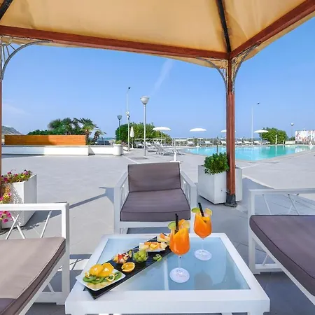 Baia Flaminia Hotel 4*