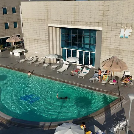 Baia Flaminia Hotell 4*