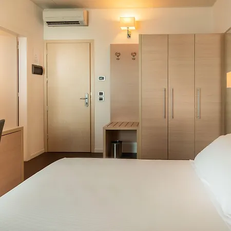 Baia Flaminia Hotel 4*