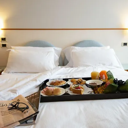 Baia Flaminia 4* 페자로