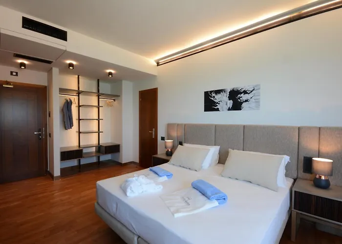 Baia Flaminia Hotel 4*